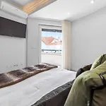 Center 3 Bdr - Family Haven *
