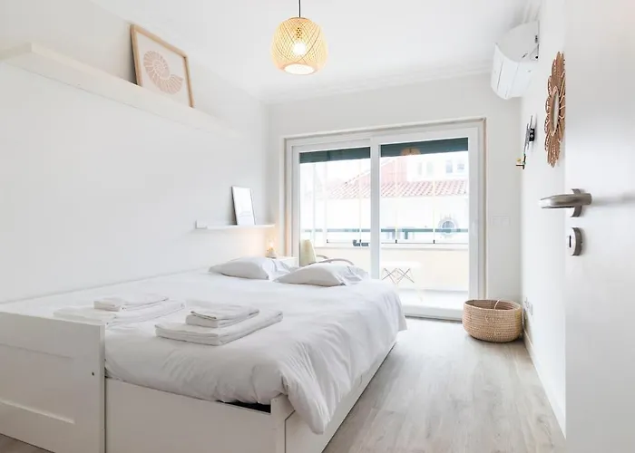 Center 3 Bdr - Family Haven Apartament *